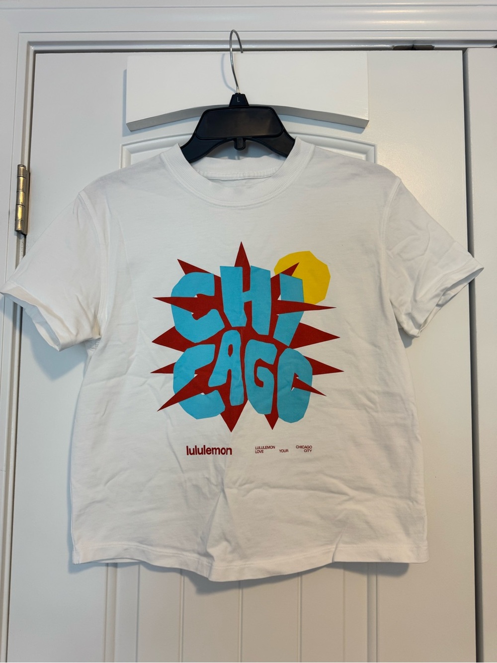 Lululemon Chicago Graphic Cropped T-Shirt White Size M